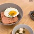 한 그릇으로 충분한 덮밥 요리 이미지