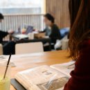 [6/5,Thur.] More people study at bustling cafes 이미지