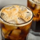 뜨거운 커피는 스트레스 줄이는 효과… 아이스 커피는 언제 마시면 좋을까? 이미지