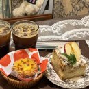 CAFE216 | 서울 홍대 카페 | 예쁜 유럽풍 인테리어와 케이크 맛집인 조블라 (JOVULAR) 카페 추천
