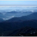 오월의 언덕 이미지