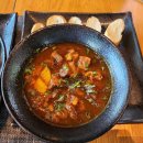 고주몽 앞 | [하노이 맛집 6곳.zip] 꽌넴, 꽌안응온, 고주몽, Nha hang Academy Cafe, Pizza 4P's, 에센스 레스토랑