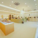 채플린 안경 콘택트 이미지