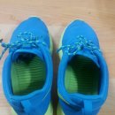 깨끗한 운동화 이미지