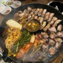 캐치팡 프리미엄 창원상남점 | [창원 회식 장소] 창원 상남동 '꽃돼지식당‘ 구워주는 프리미엄 고기에 전골 후기!