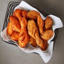 교촌치킨송우점 | 교촌치킨 메뉴 반반콤보 두 가지 맛을 동시에!
