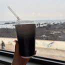 하귀바다 | 애월 카페 추천 슬로보트 혼자 가기 좋은 조용한 오션뷰 북카페 내돈내산 후기