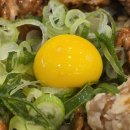 덮밥 든 아재 이미지