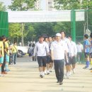 장외룡감독과 선수단 ‘미들스타리그’ 열린 연성중 방문 이미지