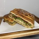 아자니 | 자네는 사랑에 빠졌어. 아주 간단한 이유지.