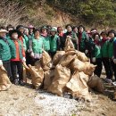 [한산신문] 2012.03.21 통영 새마을가족들, 해간도 해안 정화 활동 이미지