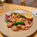 [은평 맛집] 독창적인 오징어 요리와 합리적인 와인이 가득한 공간, 이피플라츠 솔직 후기