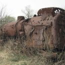 한국 6.25 전쟁 당시 폭격당한 장단역의 증기 기관차 이미지