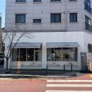 둔촌대로64번길 | 모란역 고양이 소품 가득한 감성 디저트 카페 '모젤온더테이블' 후기 (고양이 있어요)