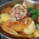 묵은지감자탕 이미지