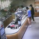 ★부산서 '하의실종남' 커피숍 출몰 112 신고.. 경찰 추적 이미지