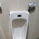 메가박스 앞 화장실 이미지