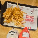 건국대학교 정문 | 건대입구 KFC 방문 후기 | 징거버거 세트와 비스켓, 에그타르트 먹어본 솔직 후기