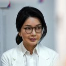 [단독] 김건희, 숙명여대 석사 학위로 받은 교사 자격 여전히 유지 중 이미지