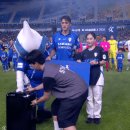 [수원 vs 김해] 고종현, 7월 수원 MVP 시상.gif 이미지