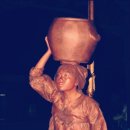 물동이 진 아이 이미지