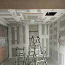 상업용 76 | 깔끔함이 기준이 된 인테리어 사무실 페인트 시공 후기 (내부 오프화이트·외부 베이지)