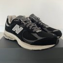 빛-2002 | 뉴발란스 운동화 추천 / M2002RNC, M2002RNY 블랙과 네이비 색상 비교, 사이즈팁, 착용샷