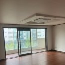 지안가구 | 타운 인테리어 화이트의 깨끗함에 우드의 온기를 더한 오래봐도 질리지 않는 영남맨션 리모델링 한샘 지안