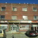 건물 앞 삼거리 이미지