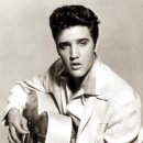 푸른 달 이미지