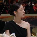 예쁜 원빈님 사진 보고 주말의 아쉬움을 달래보아요!🫰🏻 이미지