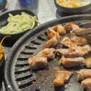 제주흑도야지 구이랑 김치찌개 이미지