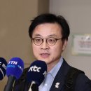 ‘미운 정’ 쌓였나… 김정관-러트닉 협상 타결 뒤 ‘뜨거운 포옹’﻿ 이미지