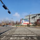 서브웨이 앞 횡단보도 이미지