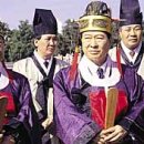 김해 김씨 종친회에 나란히 참석한 김대중 대통령과 김종필 총리(1997년) 이미지