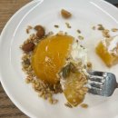 옹그릭 (ONG GREEK) | [대구/동구] - 옹그릭 대구점 옹기에 발효한 수제그릭요거트와 복숭아와의 궁합