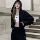 그린유통사 | 에스파 카리나 나이키 에어맥스 뮤즈 실버 착용 후기