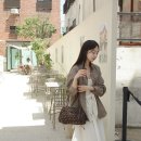권나라 인스타 패션 속 반로에 휴 네트백 여름 가방 직접 들어봤어요