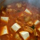 [장유 맛집] 밥 한 공기 뚝딱! 단골집 '월수금 통돼지김치찌개' 포장 후기