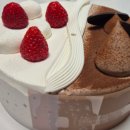 파리바게뜨 양재2호점 | 파리바게트 케이크 추천 초코반딸기반케이크 가격 칼로리