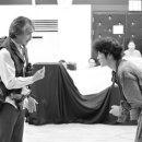 연극 <예외와 관습> 이미지