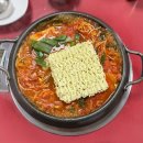[종로 직장인 점심 성지] 3층찌개전문점 후기 / 김치가 듬뿍 들어간 부대찌개 / 내돈내산