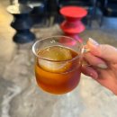 에센커피 | [서울 강남] 힙스테틱 커피ㅣ 15가지 종류의 원두가 있는 핸드드립 필터커피 전문 압구정 카페