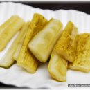 하늘과 소나무 이미지