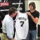 Spurs Sign Fabricio Oberto, Re-Sign Robert Horry 이미지