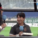 [광주 vs 서울] 김기동 감독에게 떡 선물 가져온 조빈: 우리가 저번에 떡실신을 했잖아요~.gif 이미지