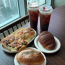지하철 1호선 양정역 | 부산 서면 소금빵 맛집 베이커스 양정점 솔직 후기
