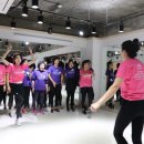 건강시니어 모델 워킹 이미지