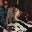 위아더월드 이미지