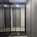 교동하늘채스카이파크아파트 | 강릉교동하늘채스파이파크아파트 신발장 걸리는 구조에 설치한 ㄷ자 현관중문